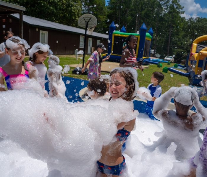 jellystone-cochran-ga-kids-foam-party-pool-4