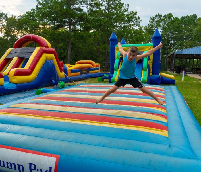 jellystone-cochran-ga-kids-jumping-inflatable-bounce-house