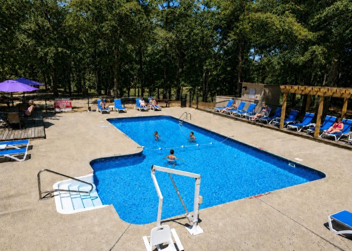 jellystone-pool-1